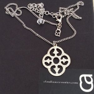 Claudia necklace with adjustable chain
